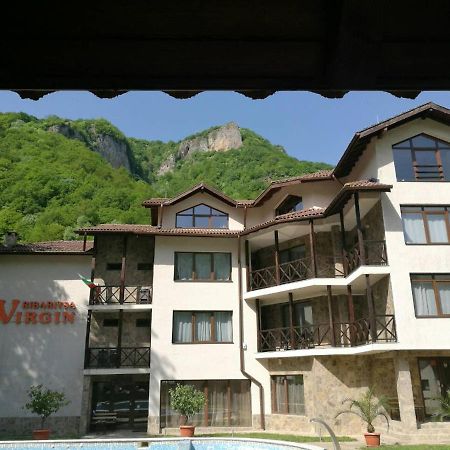 Family Hotel Virgin 리바리차 외부 사진