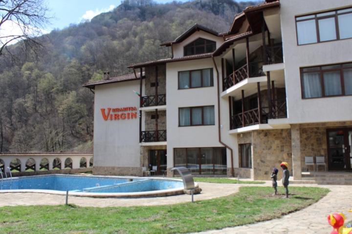 Family Hotel Virgin 리바리차 외부 사진