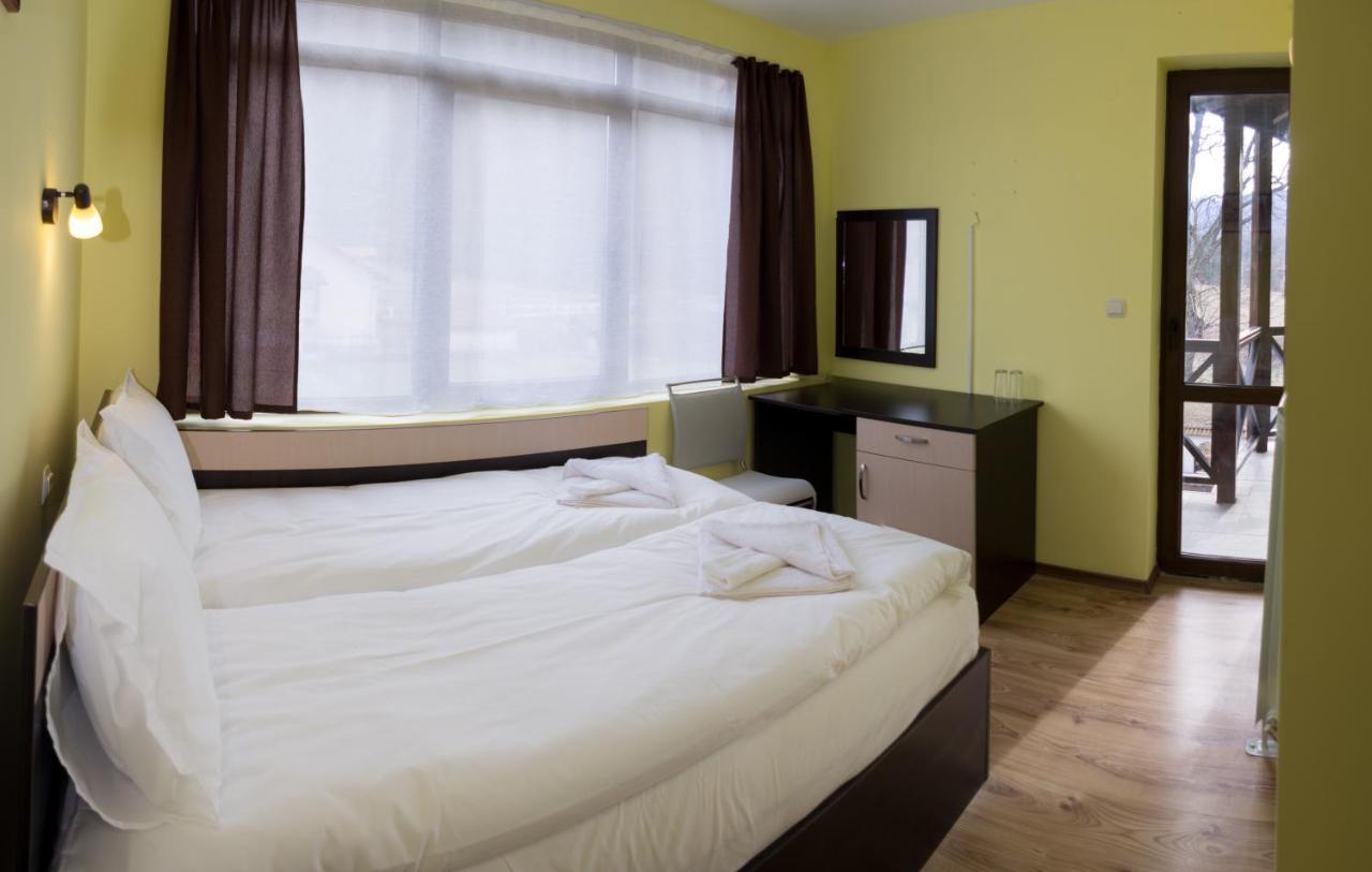 Family Hotel Virgin 리바리차 외부 사진